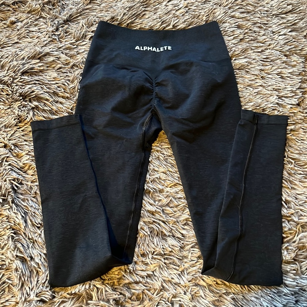 Black Alphalete Amplify leggings